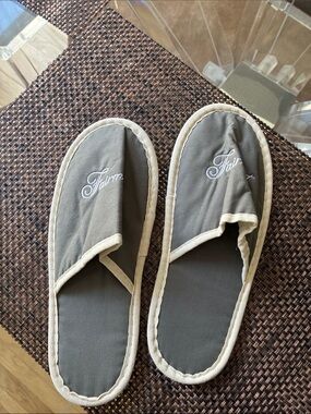 Fairmont Gray Slip-On Hotel Slippers size 38.5
